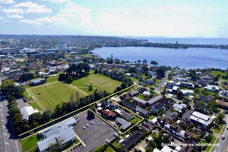 Photo of property in 2/36 Pupuke Road, Takapuna, Auckland, 0622