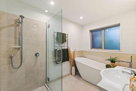 Photo of property in 14 Hussey Road, Harewood, Christchurch, 8051