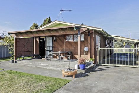 Photo of property in 18 Cortes Crescent, Flaxmere, Hastings, 4120