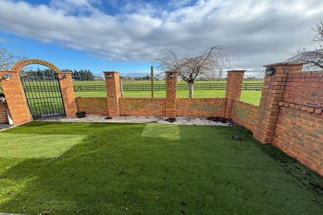 Photo of property in 118 Waimakariri Road, Harewood, Christchurch, 8051