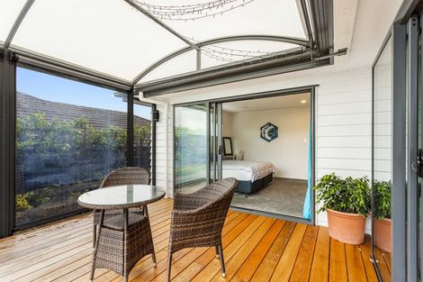Photo of property in 6 Dida Park Drive, Kumeu, 0810