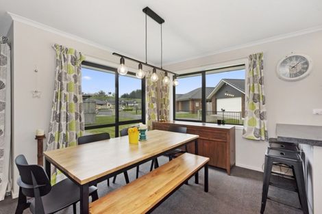 Photo of property in 15 Oolong Court, Huntington, Hamilton, 3210