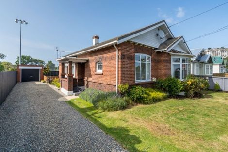 Photo of property in 253 Macandrew Road, Forbury, Dunedin, 9012