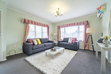 Photo of property in 1 Fairfield Avenue, Fairfield, Lower Hutt, 5011