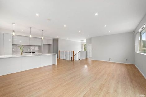 Photo of property in 71 Tamahere Drive, Glenfield, Auckland, 0629