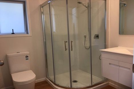 Photo of property in 15 Unsworth Drive, Unsworth Heights, Auckland, 0632