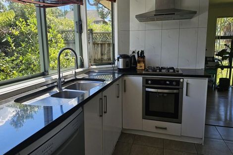 Photo of property in 11 San Vito Place, Henderson, Auckland, 0612