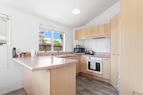 Photo of property in 2/372 Whangaparaoa Road, Stanmore Bay, Whangaparaoa, 0932