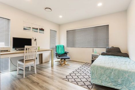 Photo of property in 6 Dida Park Drive, Kumeu, 0810