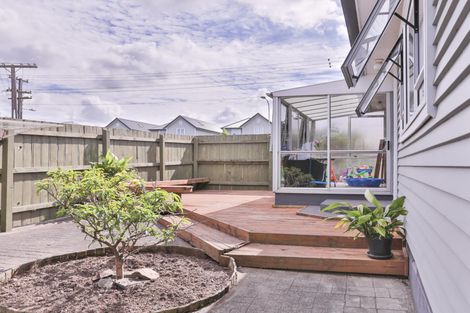 Photo of property in 1/76 Grove Road, Papakura, 2110