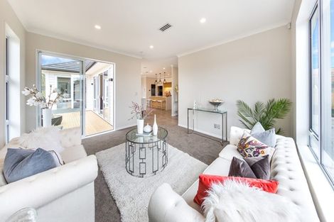 Photo of property in 10 Papa Orchard Drive, Kumeu, 0810