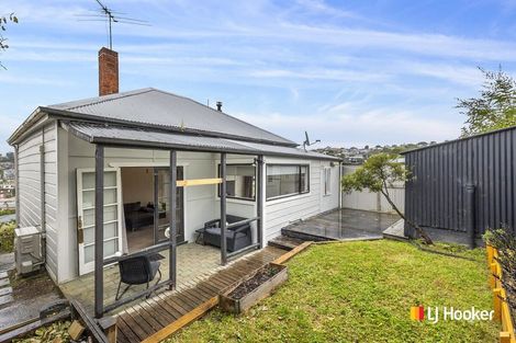 Photo of property in 11 Aitken Place, Mornington, Dunedin, 9011