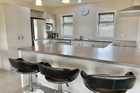 Photo of property in 8 Latham Stubbs Crescent, Waipawa, 4210