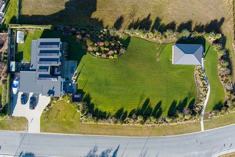 Photo of property in 28 Minaret Ridge, Wanaka, 9305