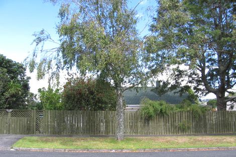 Photo of property in 1/2 Mayville Avenue, New Lynn, Auckland, 0600