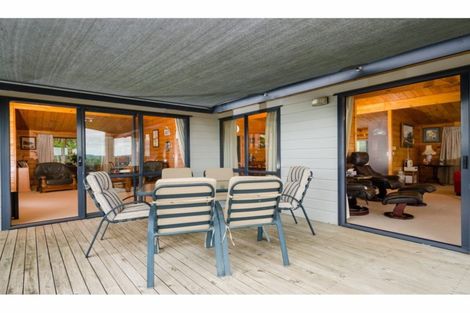 Photo of property in 535 Peak Road, Helensville, 0875