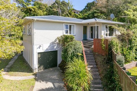 Photo of property in 29 Kahikatea Grove, Paparangi, Wellington, 6037