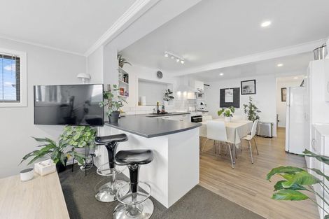 Photo of property in 68 Anzac Road, Pukekohe, 2120
