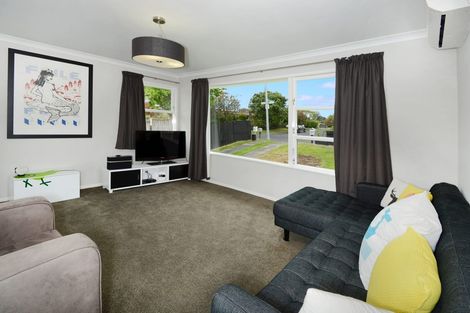 Photo of property in 22 Hatherlow Street, Glenfield, Auckland, 0629