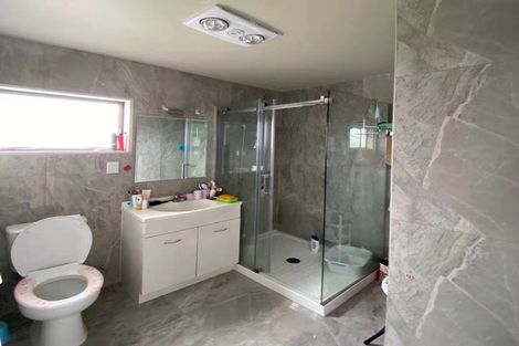 Photo of property in 5a Orchid Place, Te Atatu South, Auckland, 0610