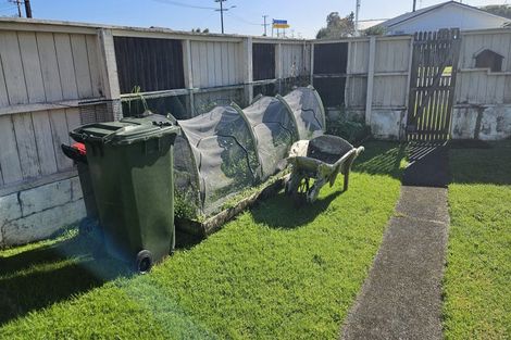 Photo of property in 2 Saxton Road, Upper Vogeltown, New Plymouth, 4310
