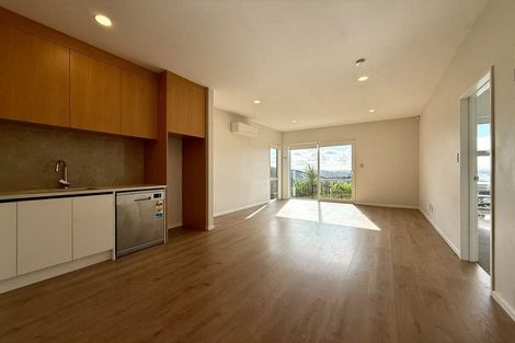 Photo of property in 35 Red Hills Road, Massey, Auckland, 0614