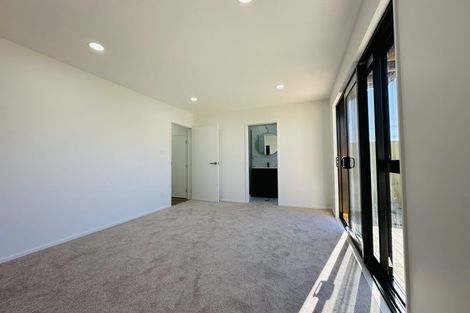 Photo of property in 1a Edward Avenue, Orewa, 0931