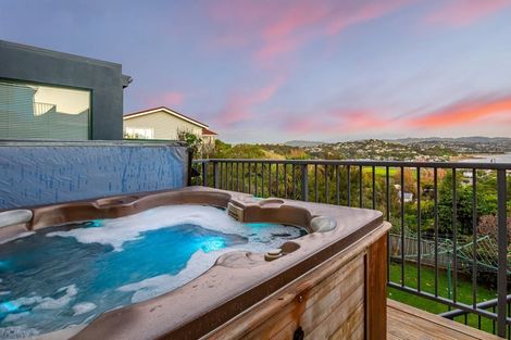 Photo of property in 14 Corlett Road, Plimmerton, Porirua, 5026