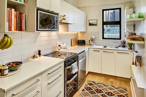 Photo of property in 24u4 Elizabeth Street, Mount Victoria, Wellington, 6011