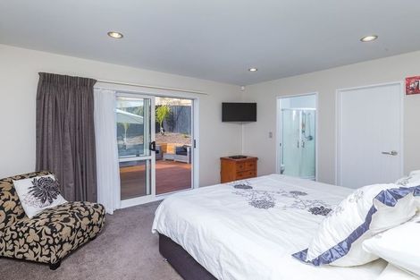 Photo of property in 32 Kirikiri Drive, Papakura, 2110