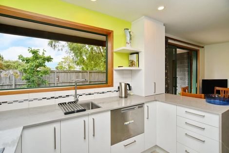 Photo of property in 5 Winters Road, Redwood, Christchurch, 8051