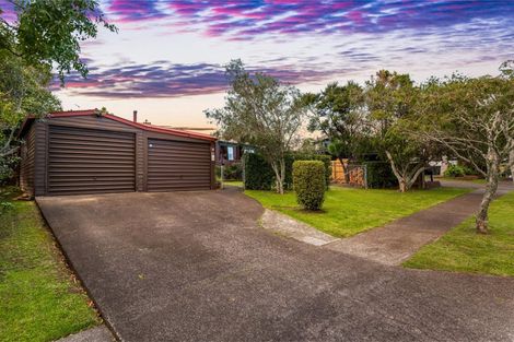 Photo of property in 124 West Harbour Drive, West Harbour, Auckland, 0618