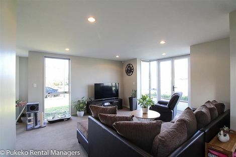 Photo of property in 28 Kuaka Drive, Takanini, 2112
