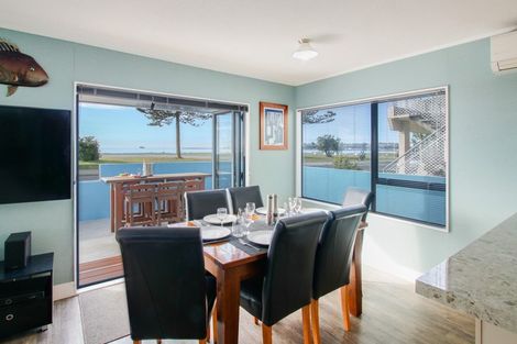Photo of property in 2/29 The Esplanade, Westshore, Napier, 4110