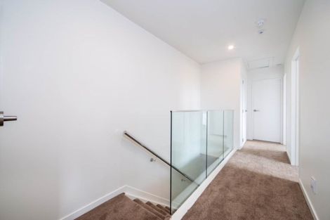 Photo of property in 128 Mcclymonts Road, Oteha, Auckland, 0632