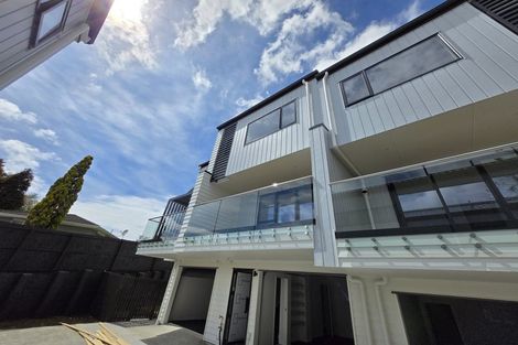 Photo of property in 7/13 Fairdale Place, Birkdale, Auckland, 0626
