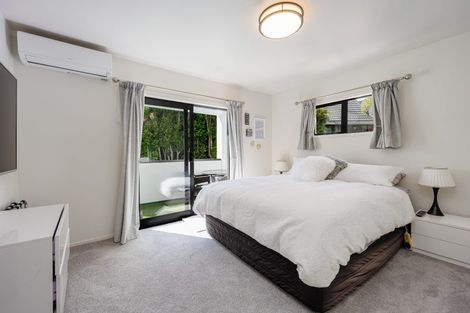 Photo of property in 3 Holyoake Place, Chatswood, Auckland, 0626