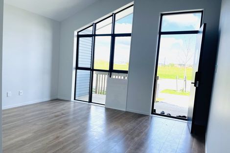 Photo of property in 27 Huringa Road, Karaka, 2113