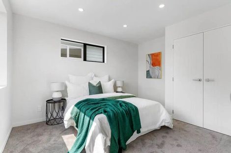 Photo of property in 17 Kathleen Street, Totara Vale, Auckland, 0627