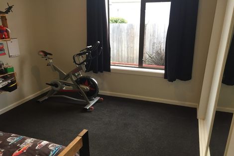 Photo of property in 16 Lees Road, Strowan, Christchurch, 8052