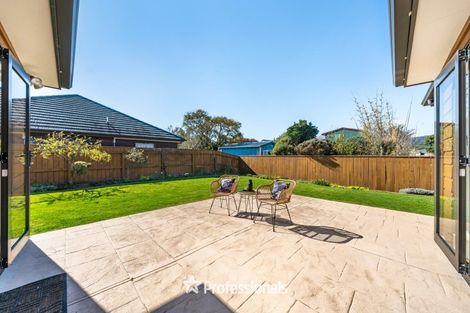 Photo of property in 33 Moana Grove, Waiwhetu, Lower Hutt, 5010
