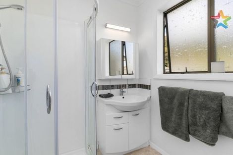Photo of property in 195 Waddington Drive, Naenae, Lower Hutt, 5011