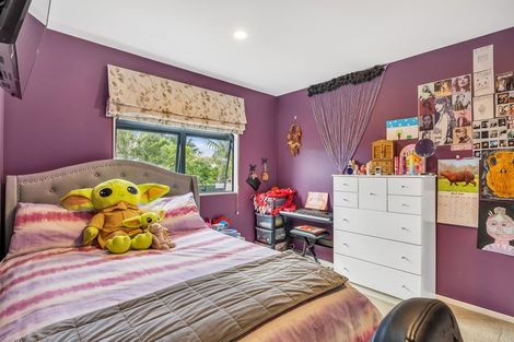 Photo of property in 3 San Ambrosio Rise, Henderson, Auckland, 0612