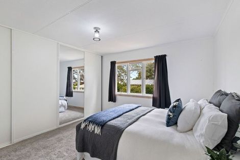 Photo of property in 13 York Crescent, Westown, New Plymouth, 4310