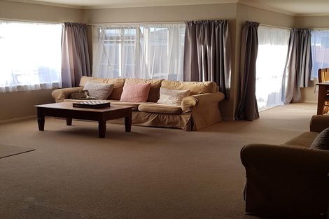 Photo of property in 19 Edgewater Grove, Whakatane, 3120