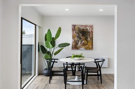 Photo of property in 2/867 Beach Road, Waiake, Auckland, 0630