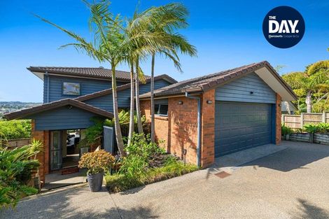 Photo of property in 13 Seagate Place, Red Beach, 0932
