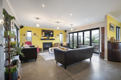 Photo of property in 20 Pineland Drive, Turitea, Palmerston North, 4472