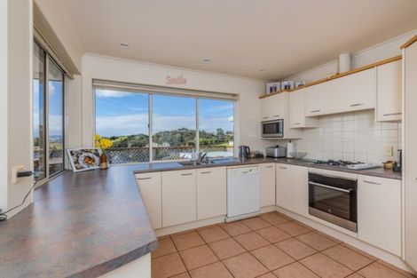 Photo of property in 2 Ocean View Road, Cable Bay, 0420