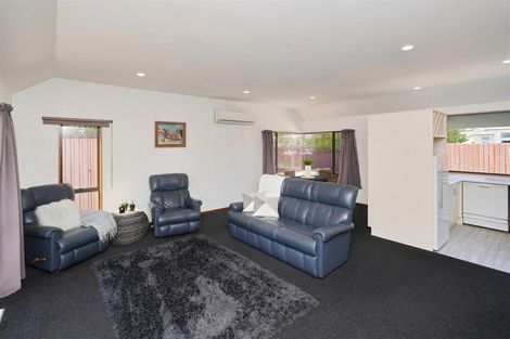 Photo of property in 52 Northcote Road, Northcote, Christchurch, 8052
